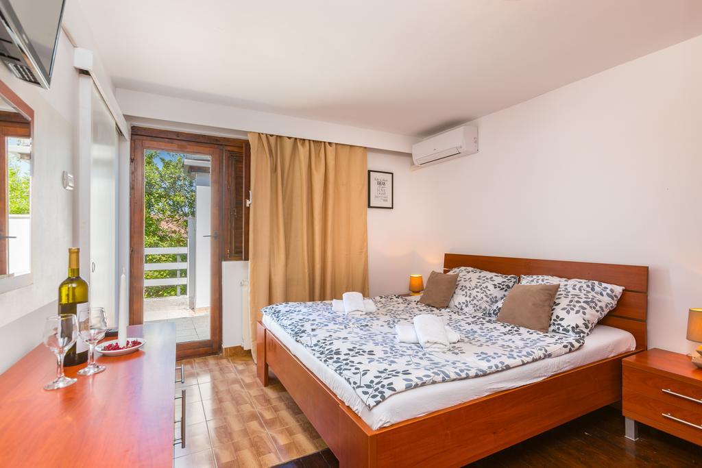 Bed & Breakfast La Fontana Medulin Exterior photo